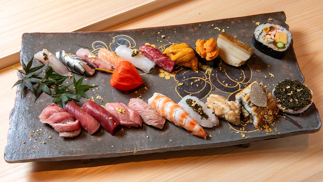 تعرفوا على أغلى طبق سوشي في العالم والذي يقدم في مدينة أوساكا اليابانية