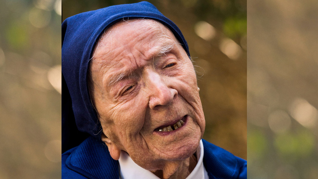 عميدة البشرية لوسيل راندون تفارق الحياة عن عمر يناهز 118 عام